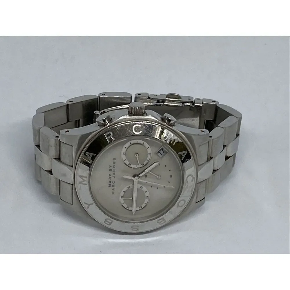 Marc Jacobs MBM8636 Women Silver Stainless Steel Analog Dial Quartz Watch GE587